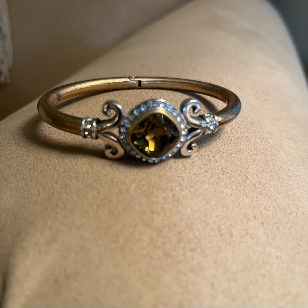 Brighton retired Lion’s Eye magnetic bracelet.